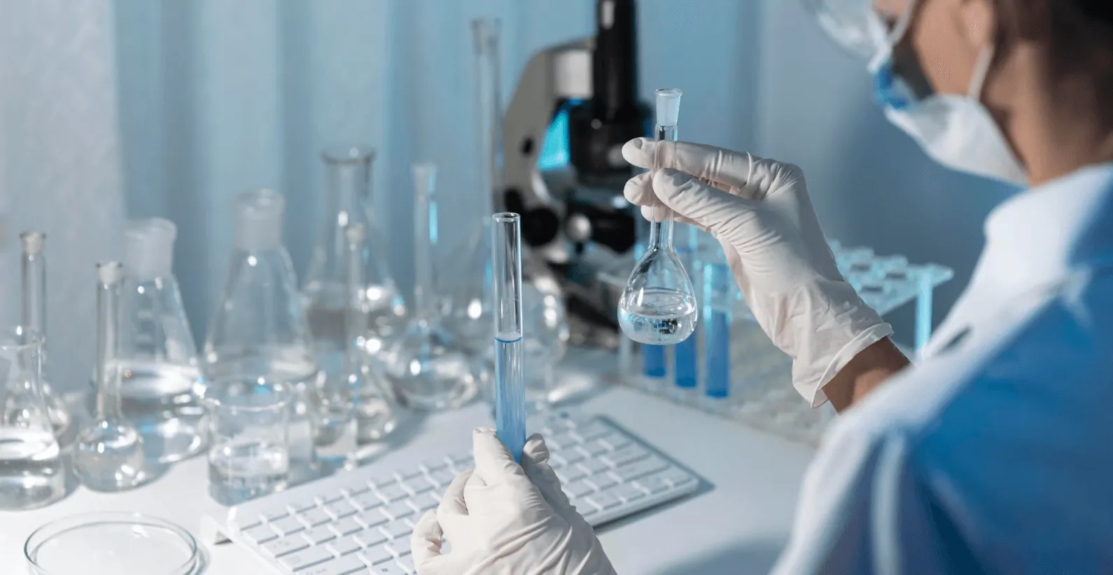 บริการจัดหาสารเคมี วัสดุวิทยาศาสตร์ และอุปกรณ์ในห้องปฏิบัติการแบบครบวงจร (One-Stop Sourcing Service) เพื่ออำนวยความสะดวกให้กับลูกค้าในการค้นหา และจัดซื้อสินค้าที่จำเป็นสำหรับห้องปฏิบัติการในที่เดียว